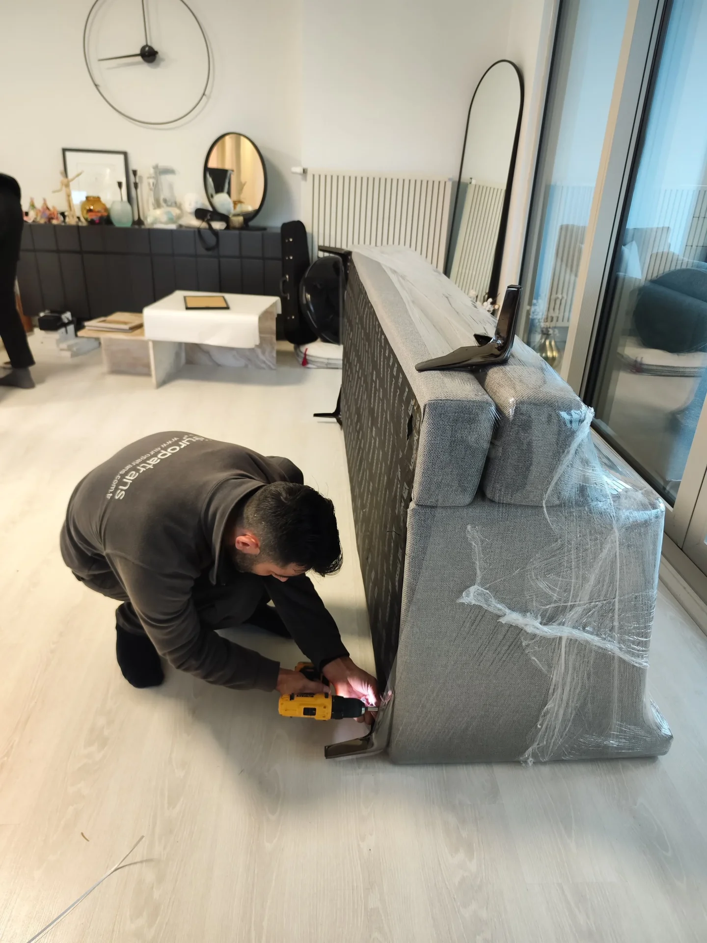 Bayraklı nakliyat ekibi